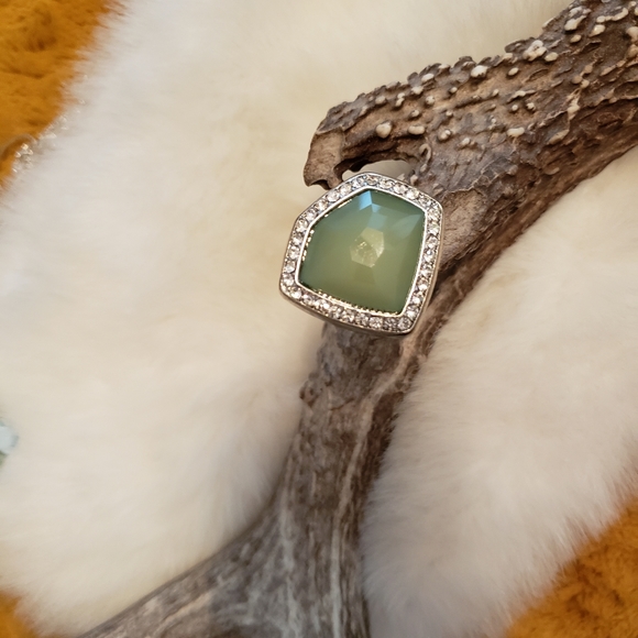 Ring - Picture 1 of 5